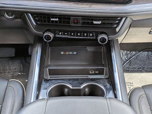 Certified 2025 Chevrolet Tahoe Premier RWD image 18