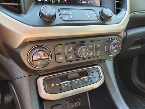 Used 2020 GMC Acadia Denali image 25