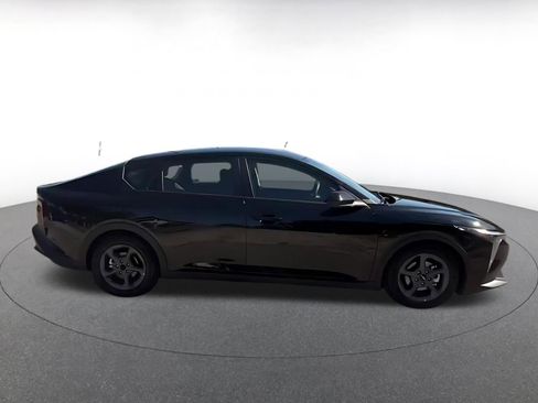 Used 2025 Kia K4 LXS image 15