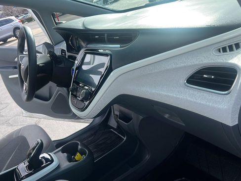 Used 2020 Chevrolet Bolt LT image 34