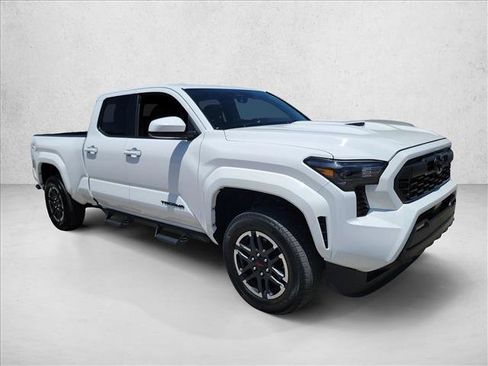 Used 2025 Toyota Tacoma TRD Sport RWD image 3