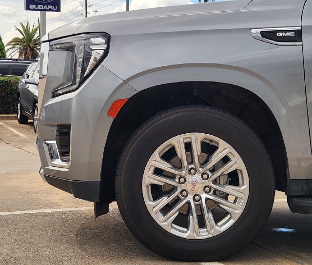 Used 2024 GMC Yukon SLT AWD/4WD image 8