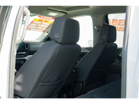 Used 2025 Chevrolet Silverado 1500 LT AWD/4WD image 34