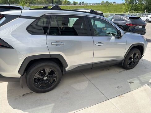 Used 2022 Toyota RAV4 XLE AWD/4WD image 2