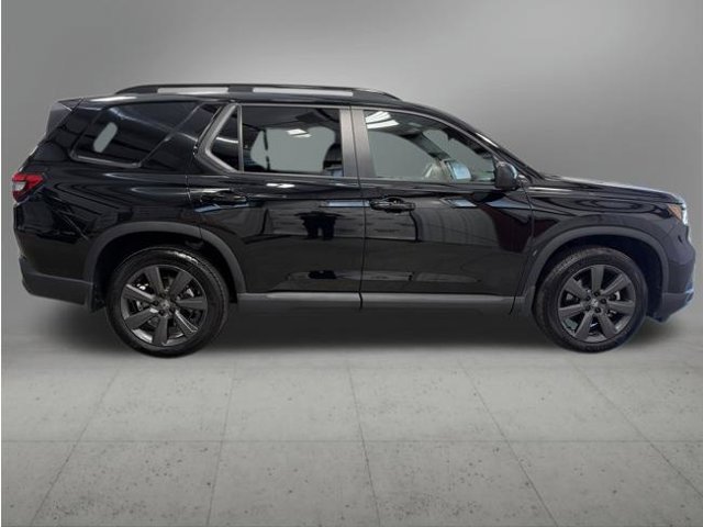 Certified 2025 Honda Pilot Sport image 5