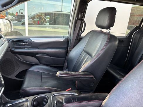 Used 2018 Dodge Grand Caravan GT FWD image 4