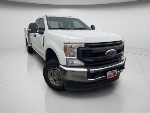 Used 2020 Ford F250 XL w/ Power Equipment Group image 4