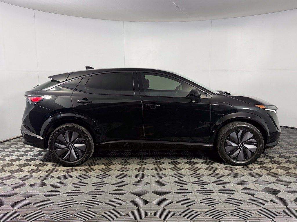 Used 2023 Nissan Ariya AWD image 5