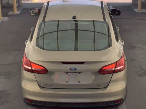 Used 2015 Ford Focus SE FWD image 6