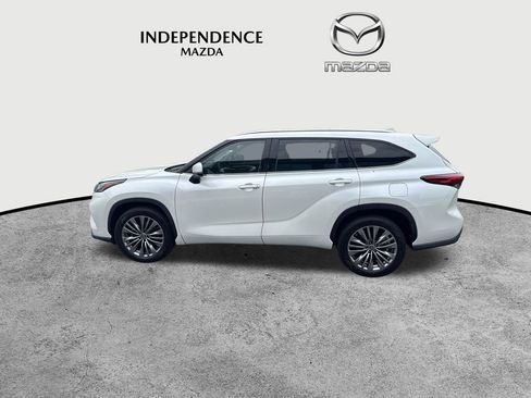 Used 2020 Toyota Highlander Platinum FWD image 6