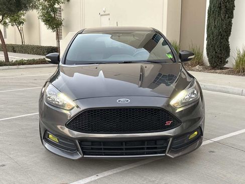Used 2017 Ford Focus ST image 8