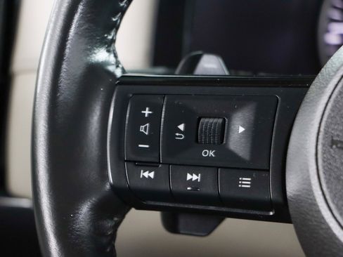 Used 2023 Nissan Pathfinder SL FWD image 13