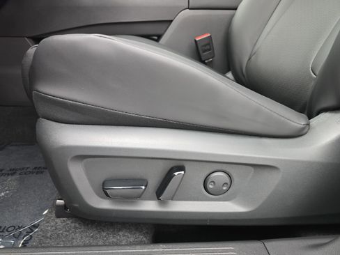 New 2026 Nissan Rogue SV image 28