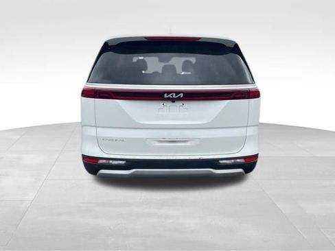 Used 2024 Kia Carnival LX FWD image 7