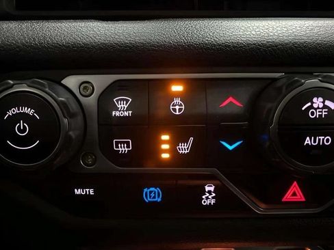 Used 2024 Jeep Wrangler Unlimited AWD/4WD image 49