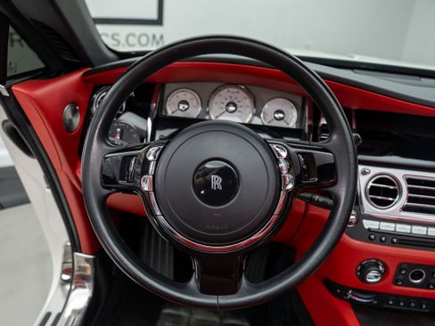 Used 2017 Rolls-Royce Dawn RWD image 26