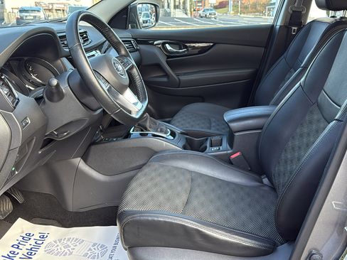 Certified 2022 Nissan Rogue Sport SV w/ Technology Package image 19