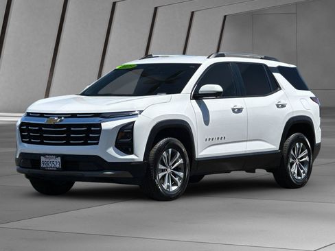 Used 2025 Chevrolet Equinox LT w/ Convenience Package II FWD image 8