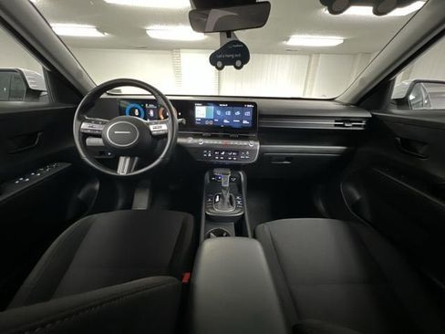 Used 2025 Hyundai Kona SEL image 19