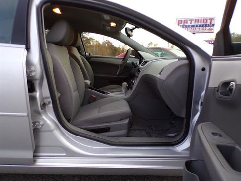 Used 2011 Chevrolet Malibu LS image 16