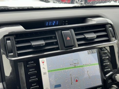 Used 2024 Toyota 4Runner TRD Off-Road Premium image 32