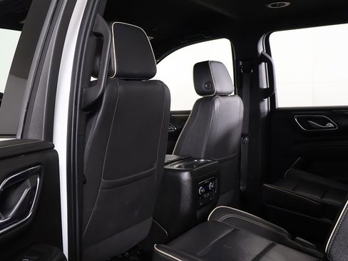 Used 2023 Chevrolet Suburban Premier AWD/4WD image 33