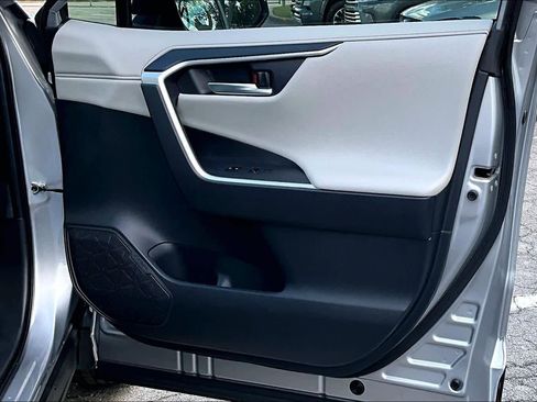 Used 2025 Toyota RAV4 Limited image 26