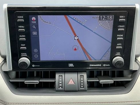 Used 2020 Toyota RAV4 Limited FWD image 28