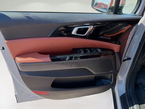 Used 2024 Kia Carnival SX Prestige image 23