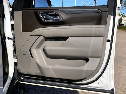 Used 2023 GMC Yukon XL SLT image 21