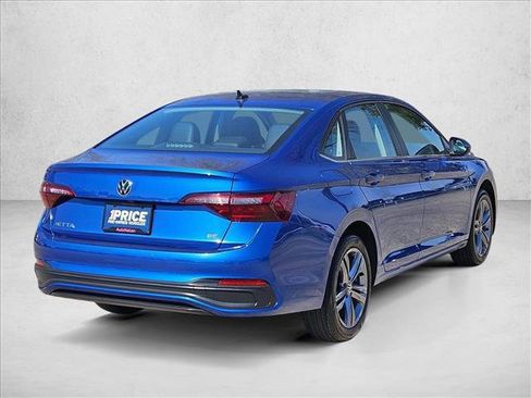 Used 2024 Volkswagen Jetta SE image 5