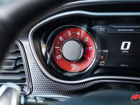 Used 2015 Dodge Challenger SRT Hellcat image 22