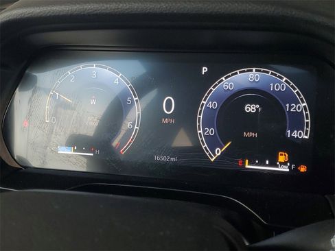 Used 2025 Jeep Grand Cherokee L Altitude image 16