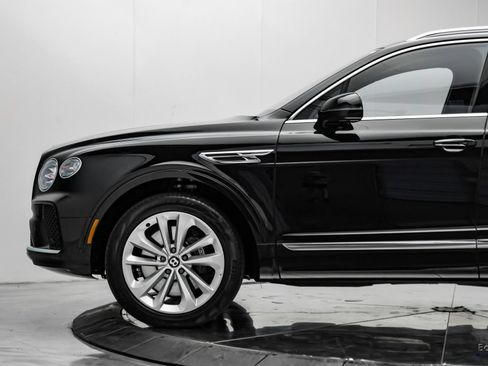 Used 2023 Bentley Bentayga Extended Wheelbase AWD/4WD image 6
