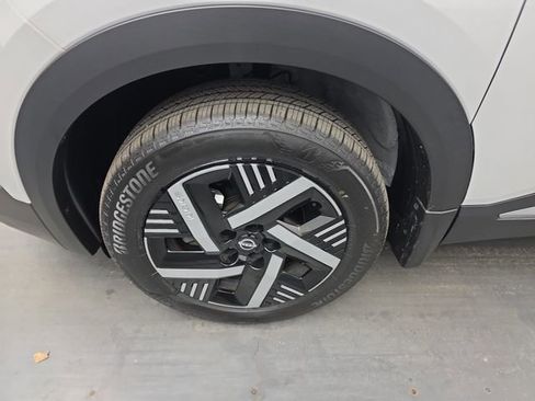 Used 2025 Nissan Kicks SV image 15