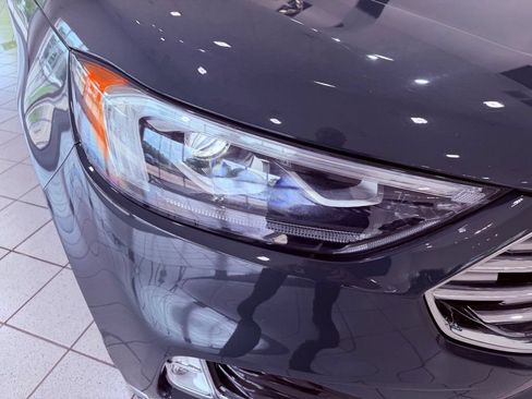Used 2019 Ford Edge Titanium w/ Equipment Group 301A FWD image 17