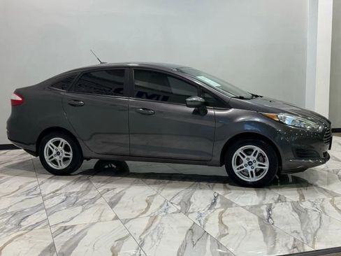 Used 2018 Ford Fiesta SE image 5