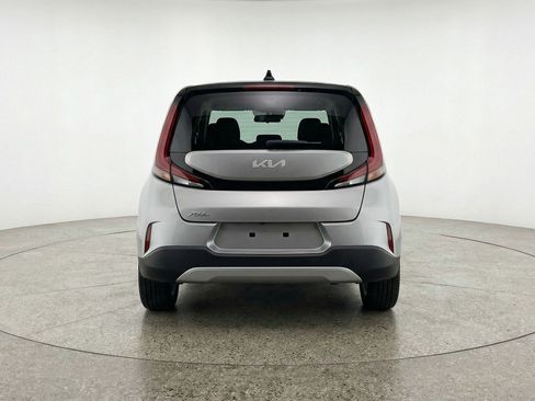 Used 2025 Kia Soul LX w/ LX Technology Package FWD image 7