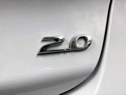 Used 2019 Hyundai Veloster 2.0 Premium image 9