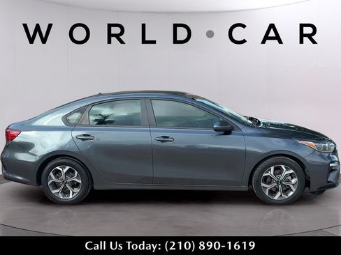 Used 2021 Kia Forte LXS FWD image 2