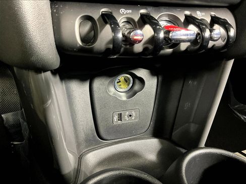 Used 2018 MINI Cooper 2-Door Hardtop FWD image 15