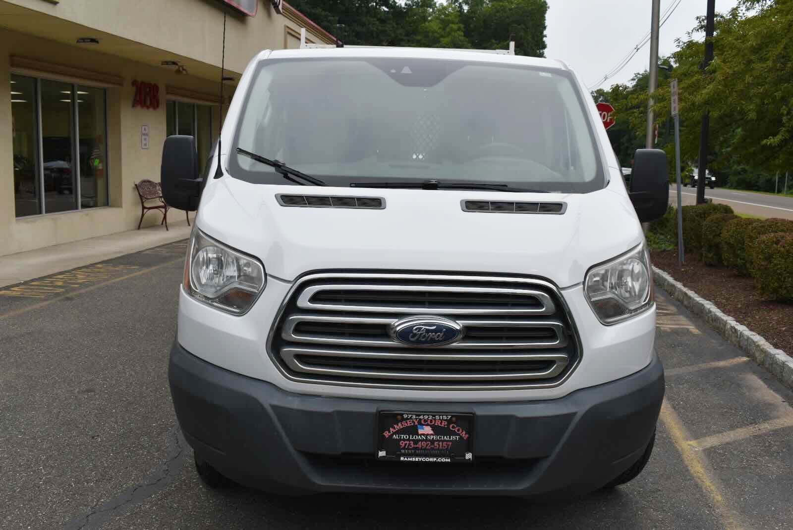 Used 2017 Ford Transit 250 130 Low Roof w/ Exterior Upgrade Package RWD image 9