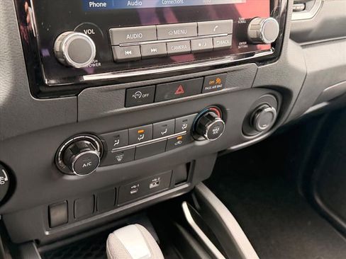 Used 2023 Nissan Frontier SV image 26
