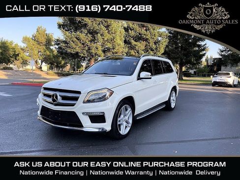 Used 2013 Mercedes-Benz GL 550 4MATIC image 3