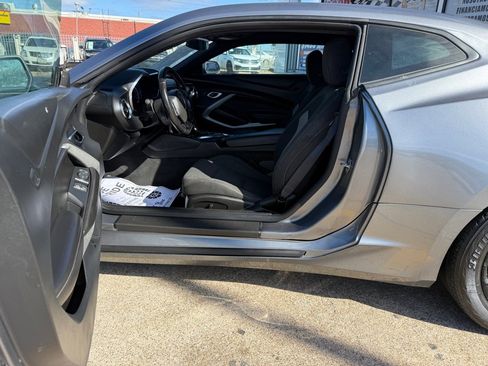 Used 2022 Chevrolet Camaro LT RWD image 11
