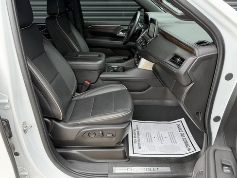 Used 2024 Chevrolet Suburban Premier AWD/4WD image 21