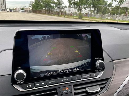 Used 2025 Nissan Altima 2.5 SV FWD image 20