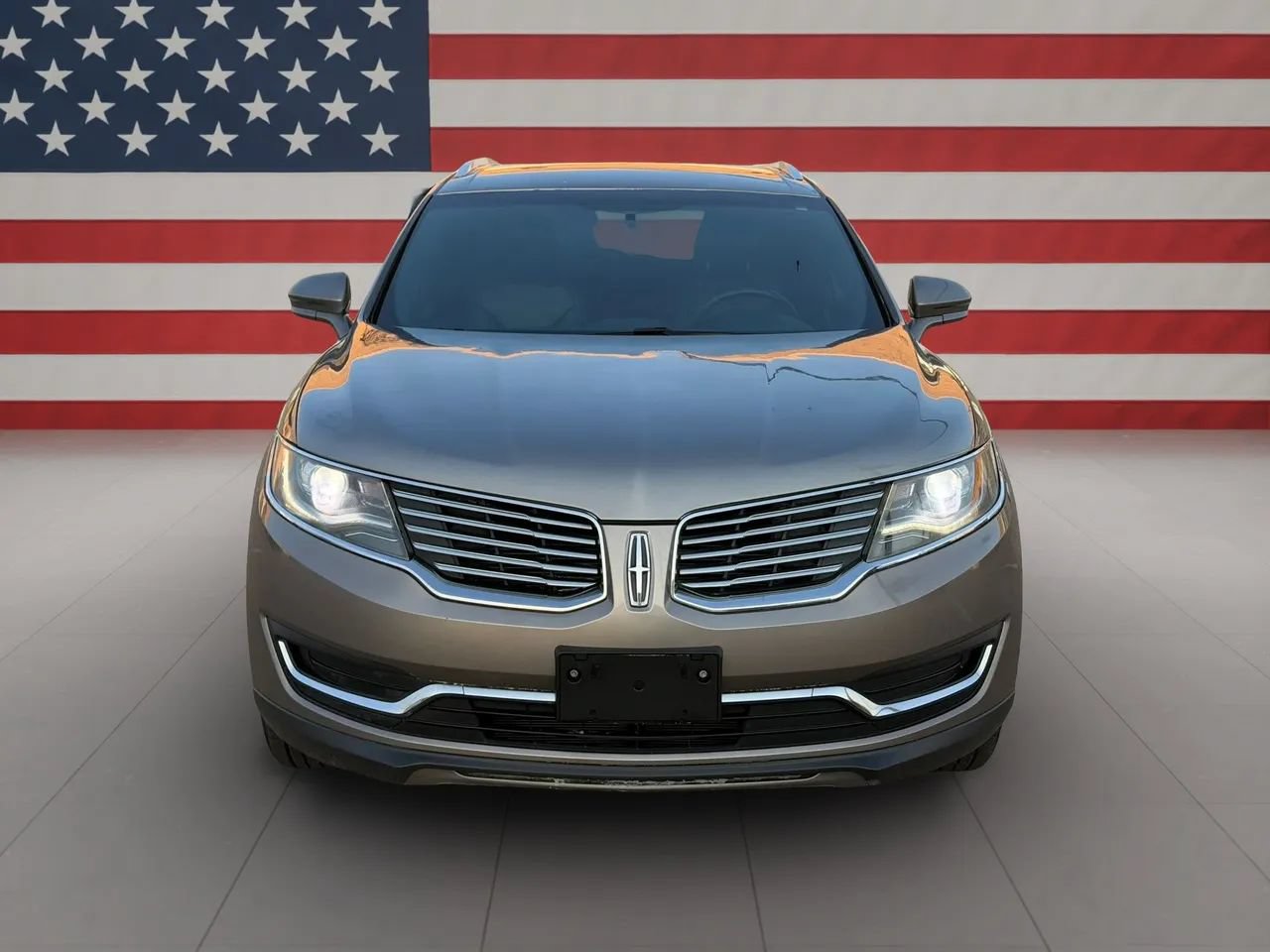 Used 2017 Lincoln MKX Premiere FWD image 2