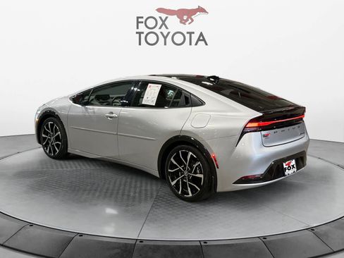 Used 2024 Toyota Prius Prime FWD image 4