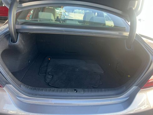 Used 2025 Genesis G70 2.5T image 31